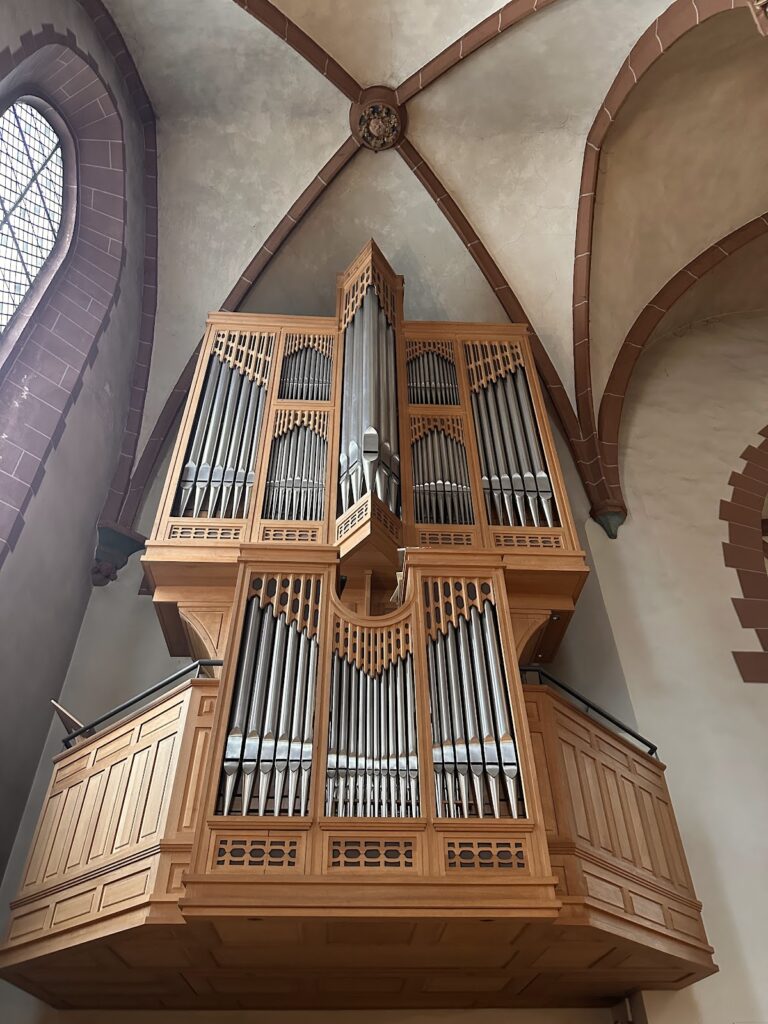 Old St. Nicholas Church: A Medieval Court and Council Church in Frankfurt 3 Old St. Nicholas church