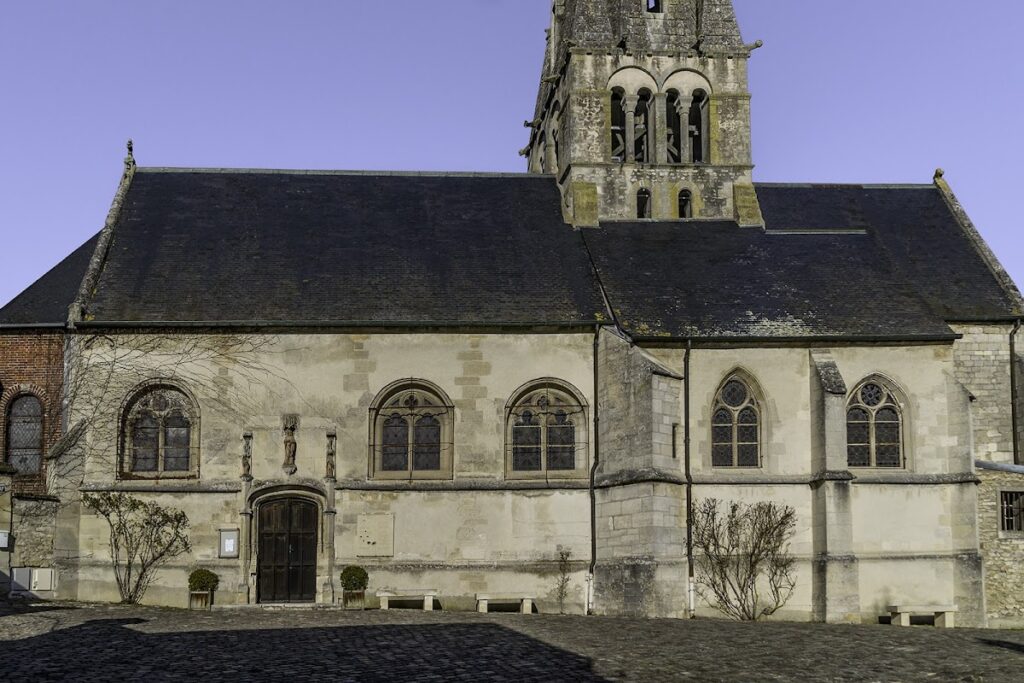 Notre-Dame Church of Chamant: A Medieval Parish Church in France 1 église Notre-Dame de Chamant