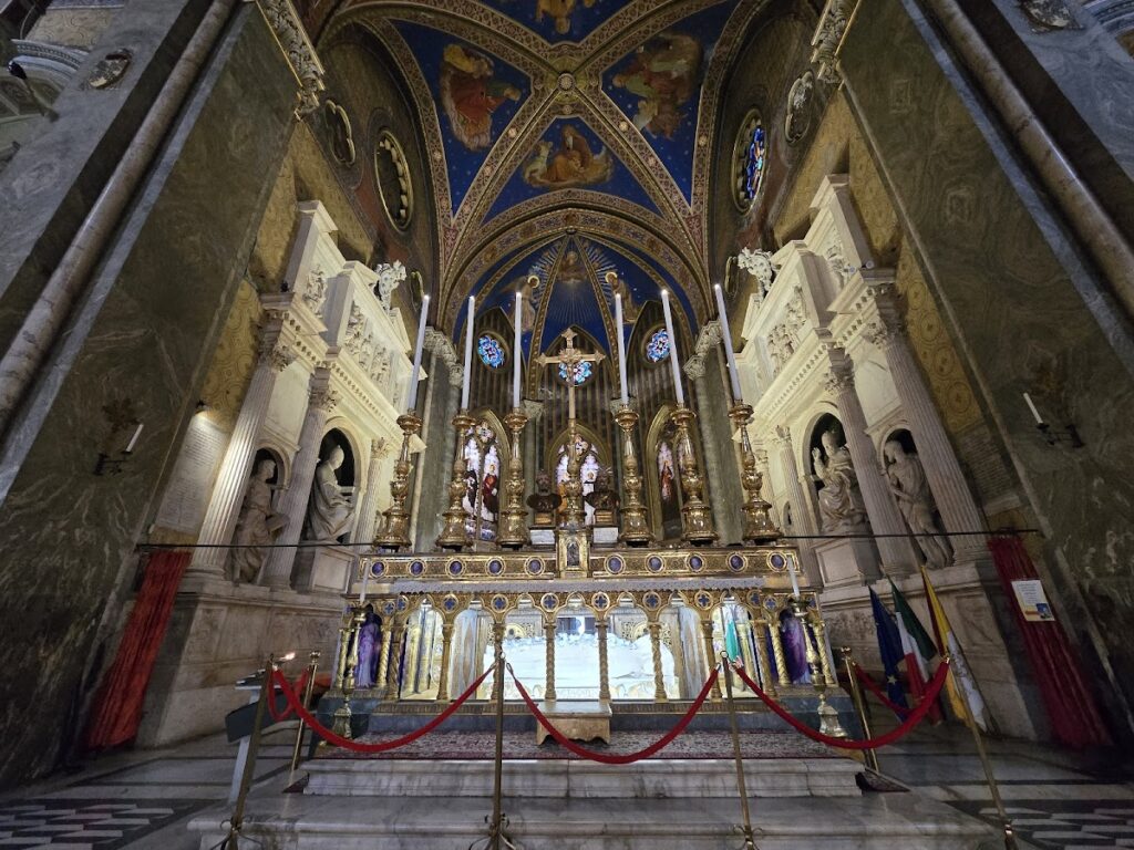 Santa Maria sopra Minerva: A Dominican Gothic Basilica in Rome 5 Santa Maria sopra Minerva