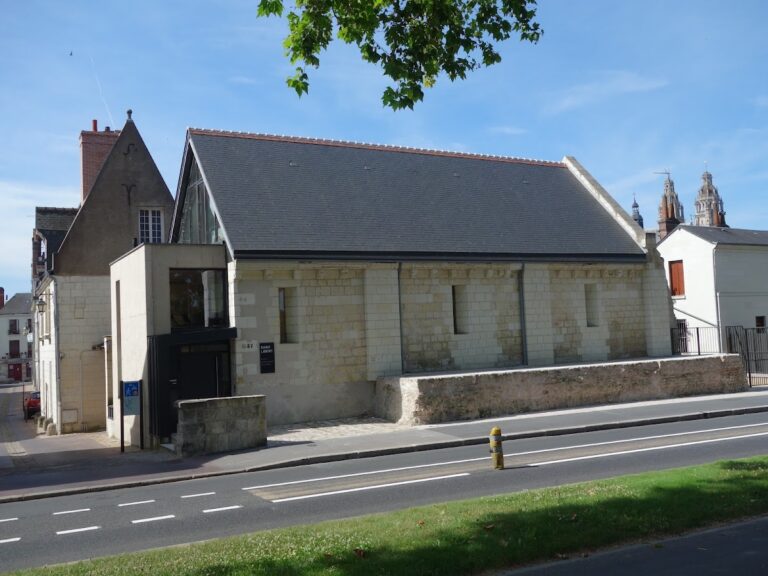Chapelle Saint-Libert de Tours: A Former Romanesque Church
