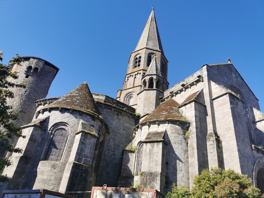 Collégiale Saint-Pierre du Dorat: A Romanesque Collegiate Church in France 2 Collégiale Saint-Pierre du Dorat