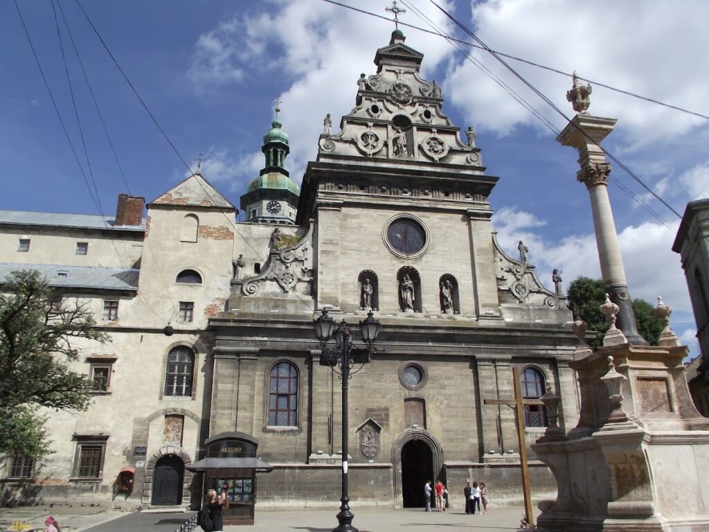 Bernardine Church and Monastery: A Fortified Franciscan Complex in Lviv, Ukraine 1 Bernardine Church and Monastery