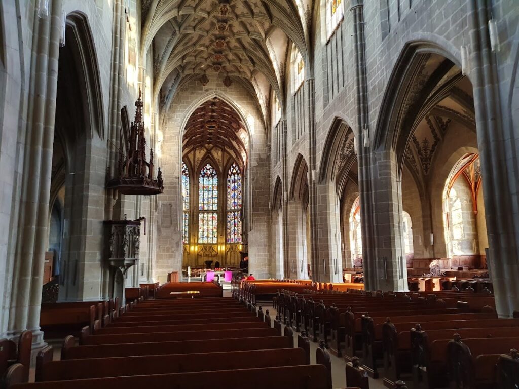 Bern Minster: A Gothic Reformed Church in Switzerland 3 Bern Minster