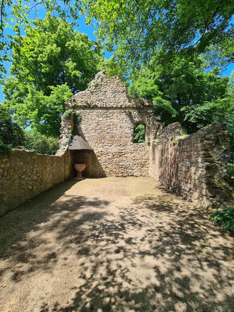Heiligenberg Monastery Ruins (Jugenheim): Remains of a Medieval Nunnery 2 Klosterruine Heiligenberg (Jugenheim)