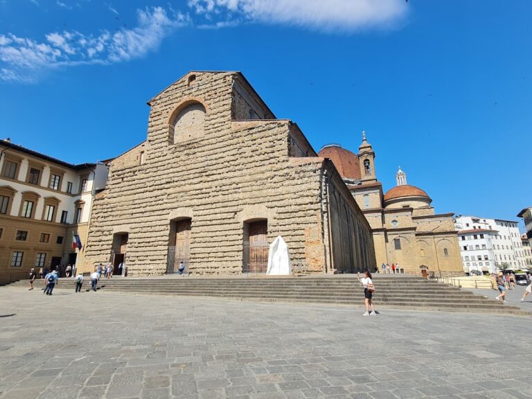 Basilica of San Lorenzo: Florence’s Medici Church and Renaissance Landmark