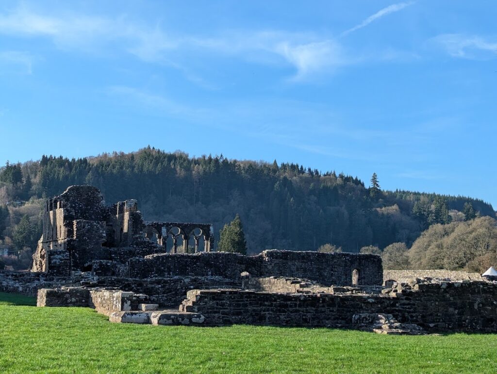 Tintern Abbey: A Cistercian Monastery in Wales 5 Tintern Abbey