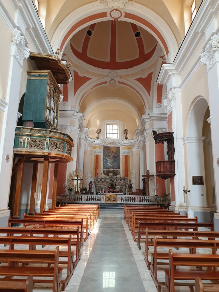 Collegiata di San Martino: A Historic Collegiate Church in Cerreto Sannita 1 Collegiata di San Martino