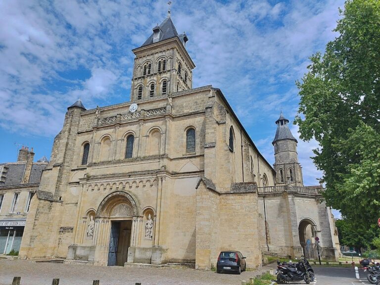 Basilica of Saint Severinus of Bordeaux: A Romanesque Pilgrimage Church and Early Christian Necropolis