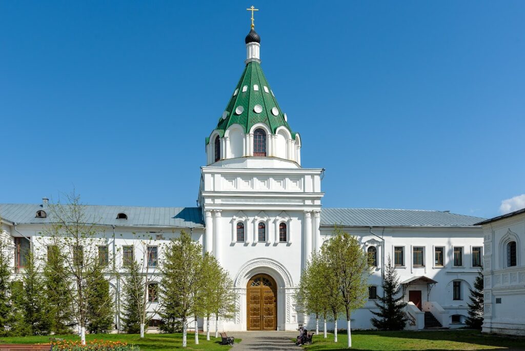 Ipatiev Monastery: A Dynastic Sanctuary in Kostroma, Russia 4 Ipatiev Monastery