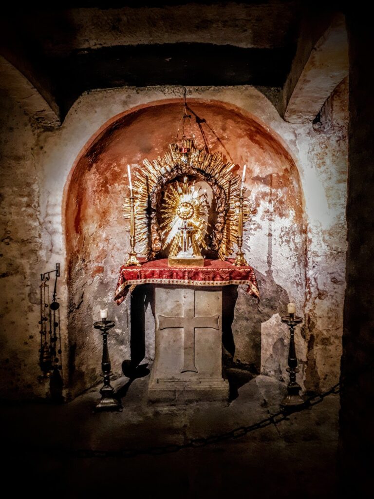 Santa Maria in Cosmedin: A Romanesque Basilica in Rome 5 Santa Maria in Cosmedin