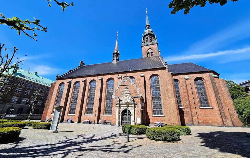 Church of the Holy Ghost: A Lutheran Parish Church in Copenhagen 2 Church of the Holy Ghost