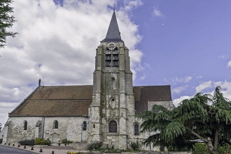 Église Saint-Denis de Ver-sur-Launette: A Historic Parish Church in France
