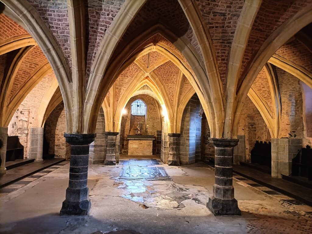 Saint-Hubert Abbey: A Benedictine Monastic and Pilgrimage Centre in Belgium 2 Saint-Hubert abbey