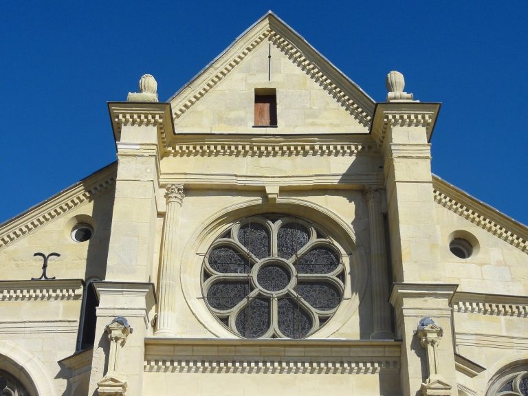 Église Saint-Pierre-et-Saint-Paul de Sarcelles: A Historic Parish Church in France
