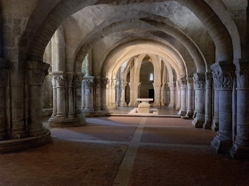 Basilique Saint-Eutrope de Saintes: A Romanesque Pilgrimage Church in France 2 Basilique Saint-Eutrope de Saintes