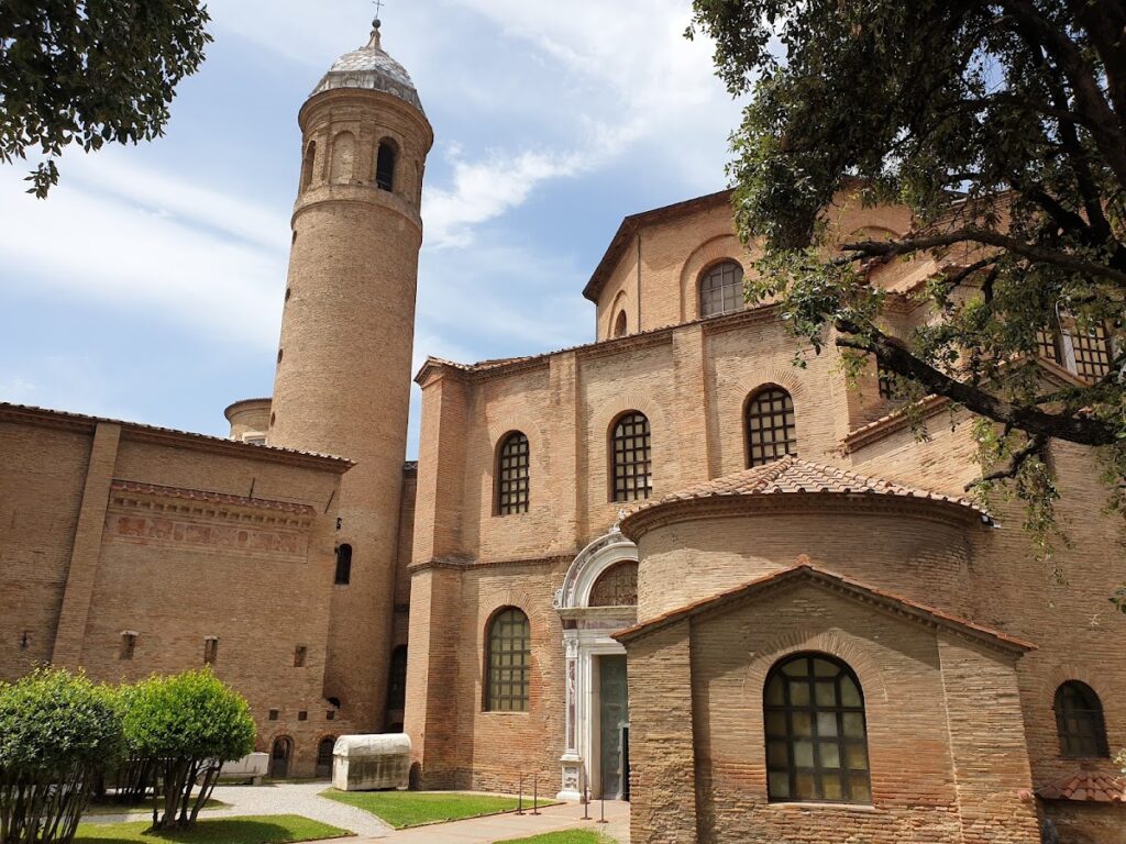 Basilica of San Vitale: A Byzantine-Type Martyrion in Ravenna 4 Basilica of San Vitale