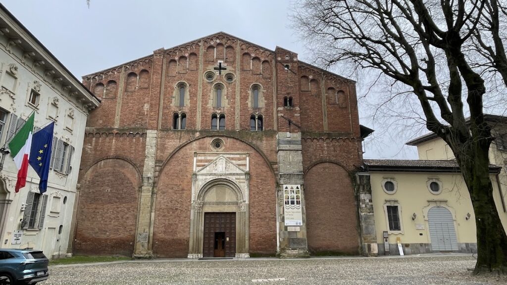 San Pietro in Ciel d'Oro: A Lombard Romanesque Basilica in Pavia 1 San Pietro in Ciel d'Oro