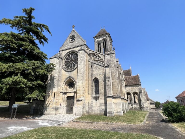 Église Notre-Dame de Champagne-sur-Oise: A Gothic Parish Church in France