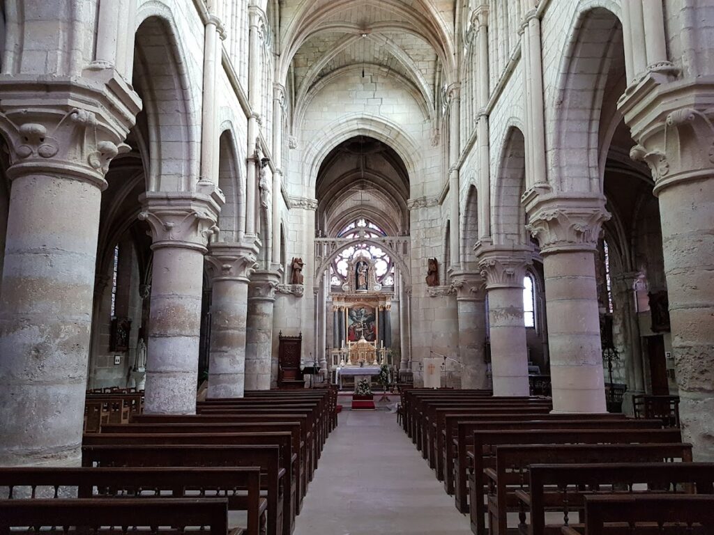 Église Notre-Dame de Champagne-sur-Oise: A Gothic Parish Church in France 2 Église Notre-Dame de Champagne-sur-Oise