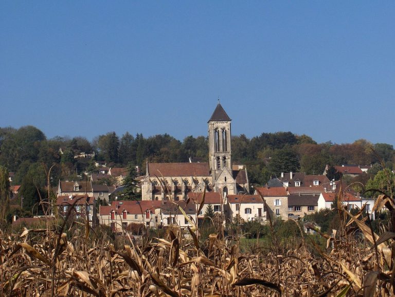 Église Notre-Dame de Champagne-sur-Oise: A Gothic Parish Church in France