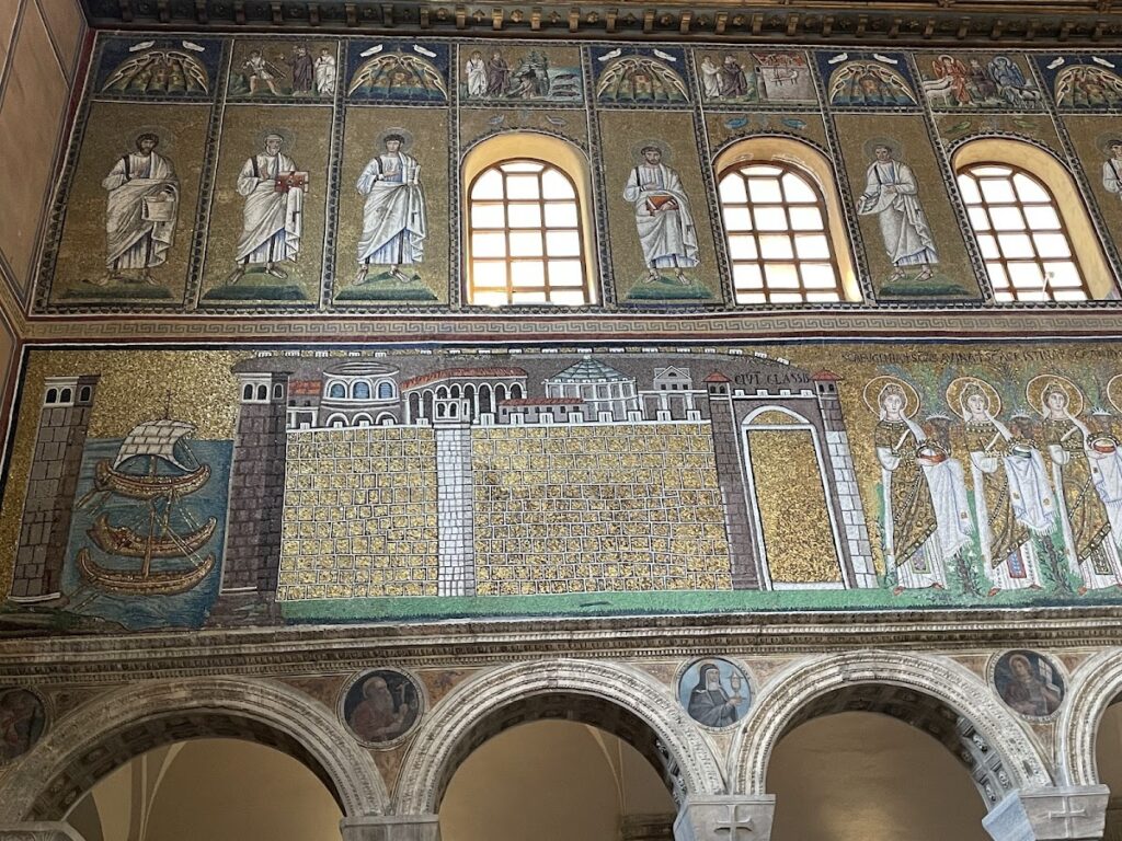 Basilica of Sant'Apollinare Nuovo: An Ostrogothic Palace Chapel in Ravenna 5 Basilica of Sant'Apollinare Nuovo