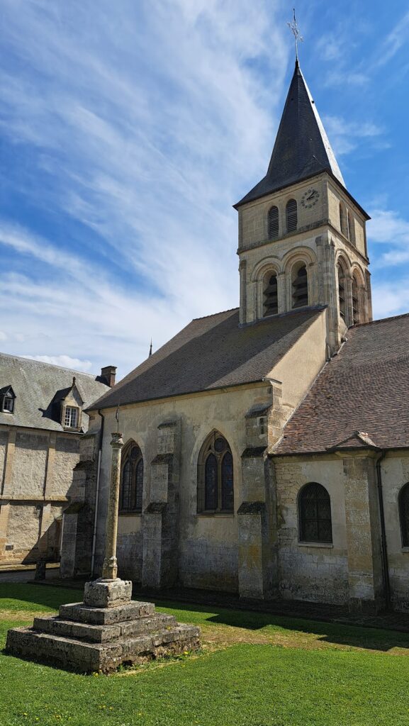Notre-Dame Church of Théméricourt: A Medieval Parish Church in France 2 église Notre-Dame de Théméricourt