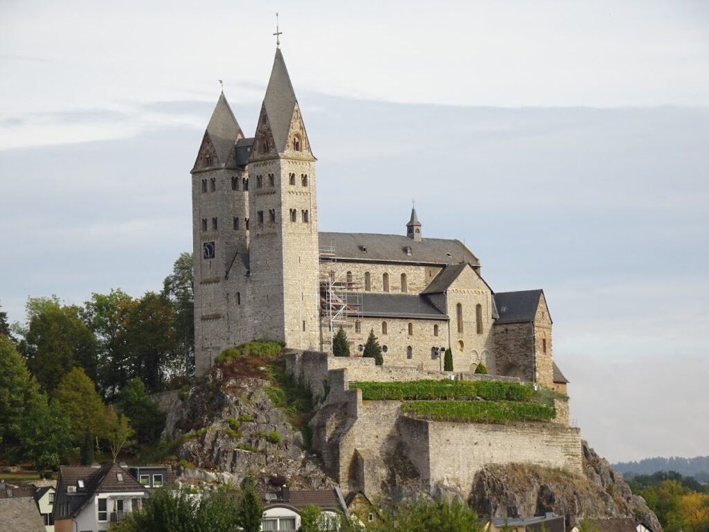 St. Lubentius, Dietkirchen: A Romanesque Collegiate Church in Germany 1 St. Lubentius, Dietkirchen