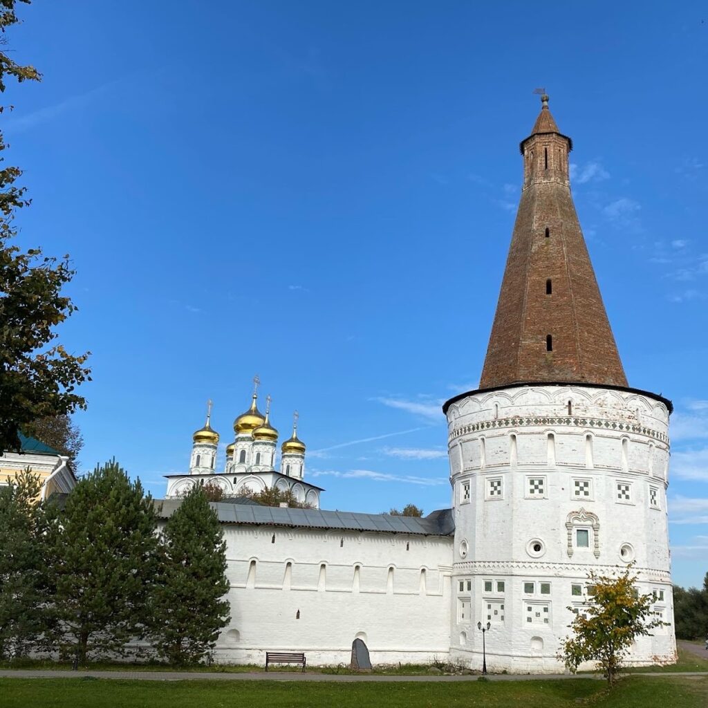 Joseph-Volokolamsk Monastery: A Russian Orthodox Monastic Center in Teryaevo 4 Joseph-Volokolamsk Monastery