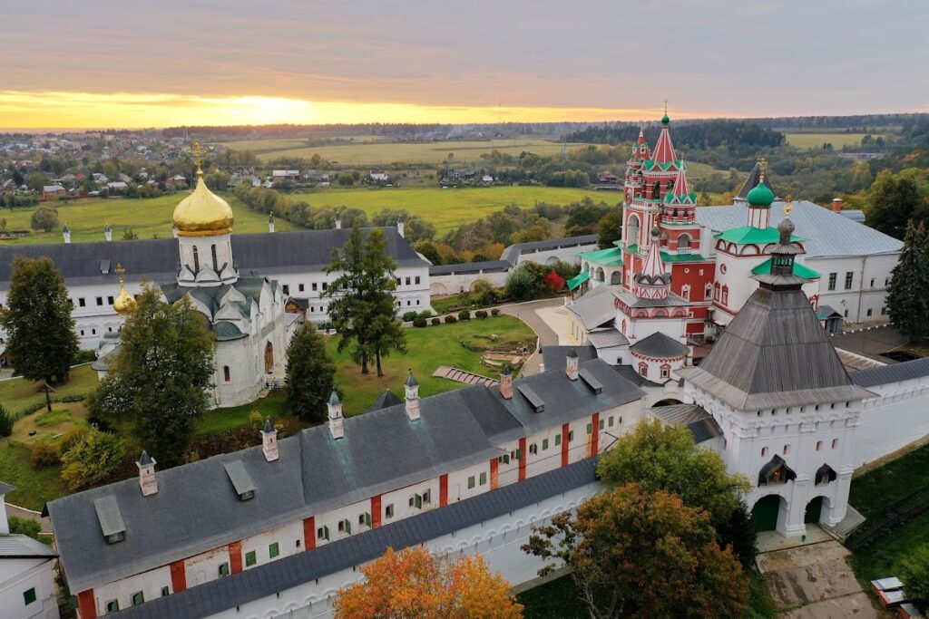 Savvino-Storozhevsky Monastery: A Russian Orthodox Monastic and Royal Center 2 Savvino-Storozhevsky Monastery