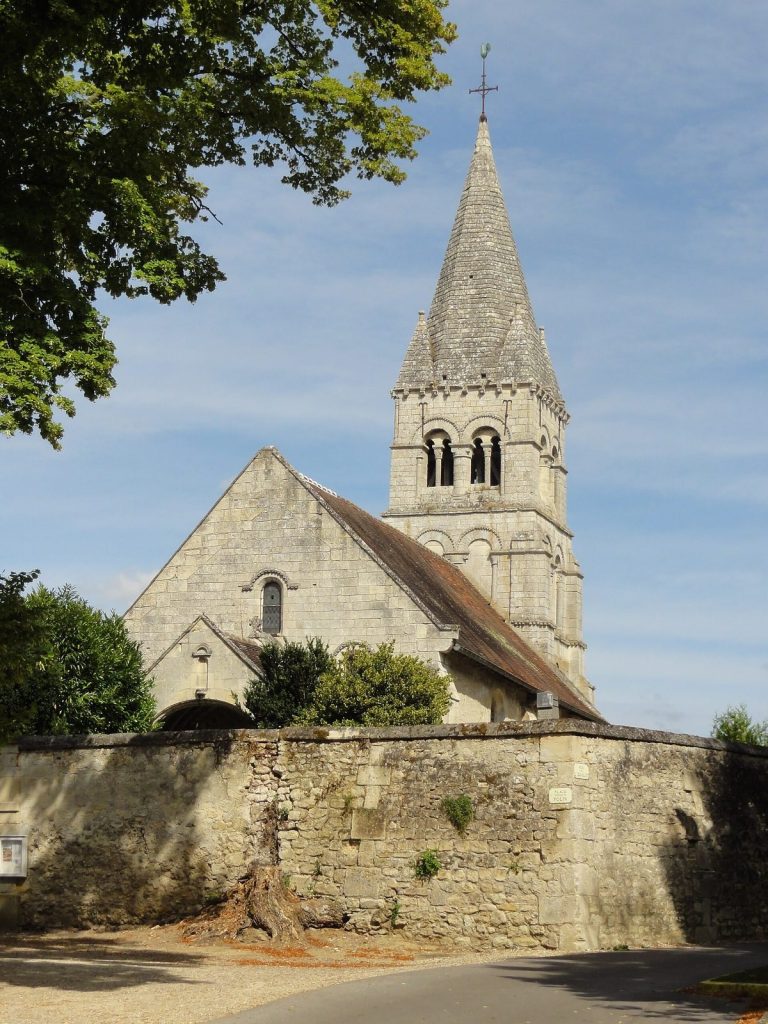 Saint-Vaast Church of Saint-Vaast-de-Longmont: A Romanesque and Gothic Parish Church