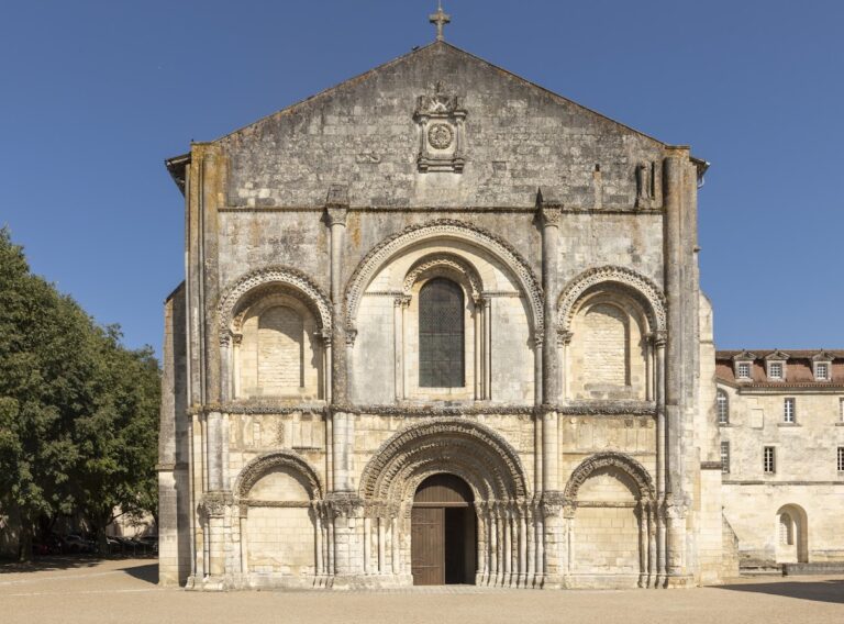 Sainte-Marie-des-Dames: The Former Royal Abbey Church in Saintes, France
