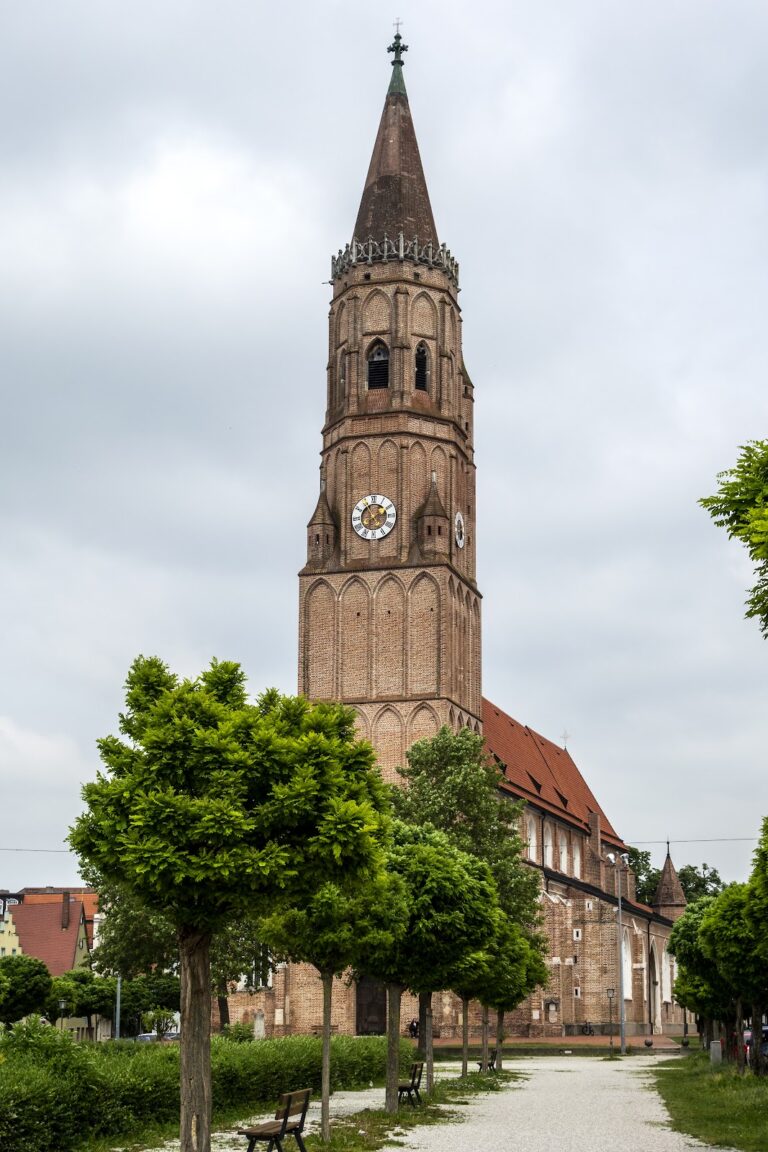 St. Jodok: A Gothic Parish Church in Landshut, Germany