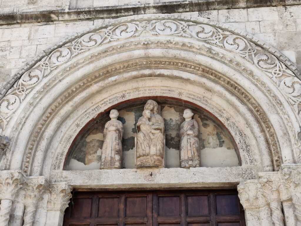 Chiesa dei Santi Vincenzo e Anastasio: A Historic Roman Catholic Church in Ascoli Piceno 3 Chiesa dei Santi Vincenzo e Anastasio (Ascoli Piceno)