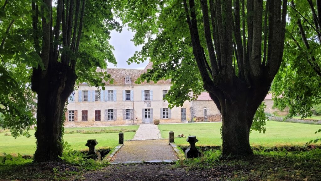 Abbaye Notre-Dame d'Oigny: An Augustinian Abbey in France 2 Abbaye Notre-Dame d'Oigny