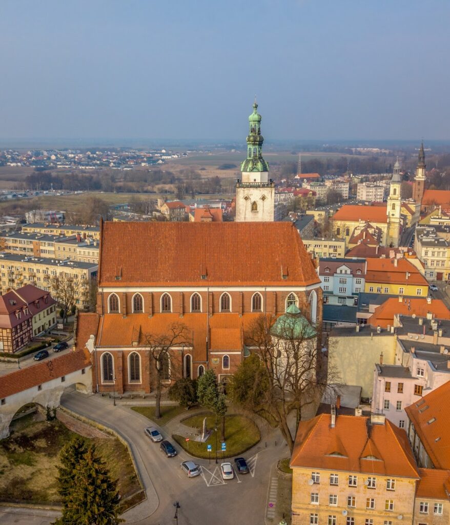 Saint John the Evangelist Church in Oleśnica: A Ducal Castle Church in Poland 3 Saint John the Evangelist church in Oleśnica