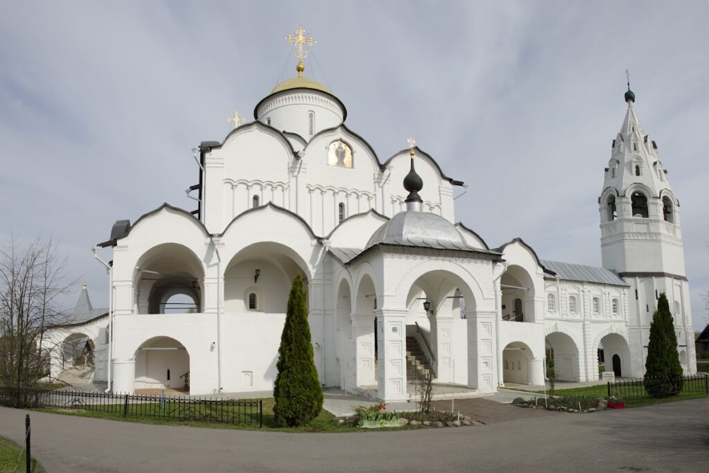 Pokrovsky Monastery: A Historic Orthodox Convent in Suzdal, Russia 1 Pokrovsky Monastery