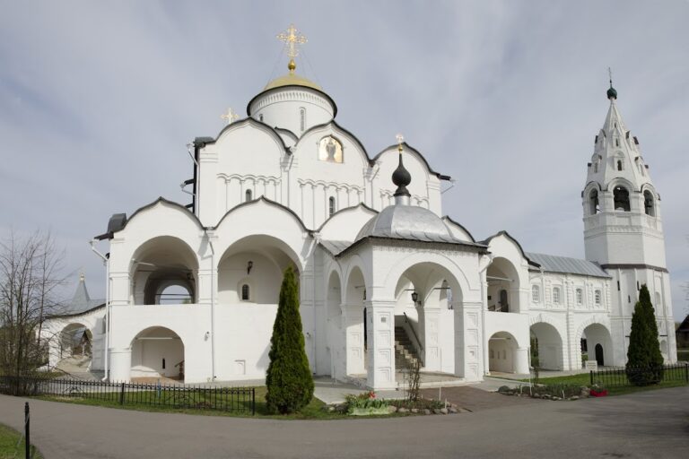 Pokrovsky Monastery: A Historic Orthodox Convent in Suzdal, Russia