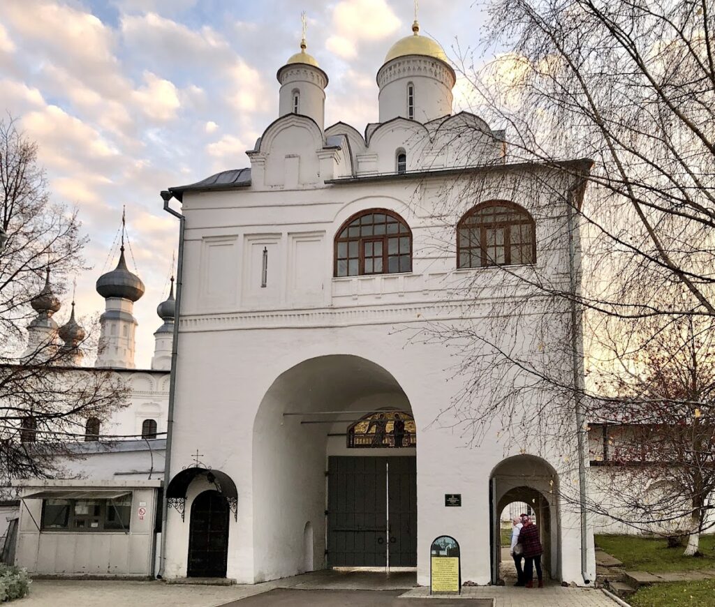 Pokrovsky Monastery: A Historic Orthodox Convent in Suzdal, Russia 4 Pokrovsky Monastery