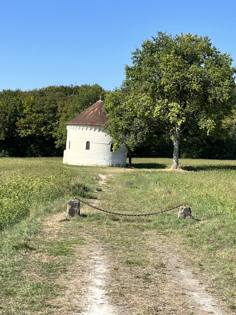 Saint John of Liget Chapel in Sennevières: A Romanesque Chapel 2 chapelle Saint-Jean-du-Liget de Sennevières