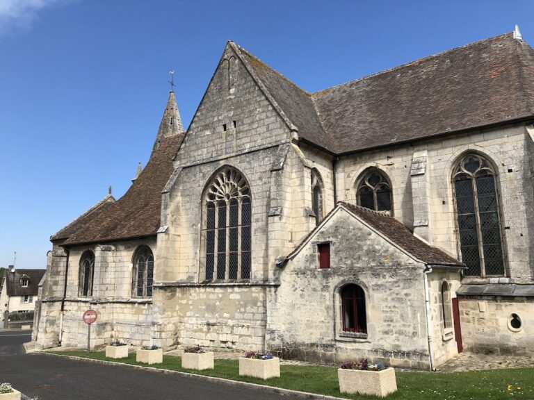 Holy Trinity Church of Saint-Sauveur: A Flamboyant Gothic Parish Church in France