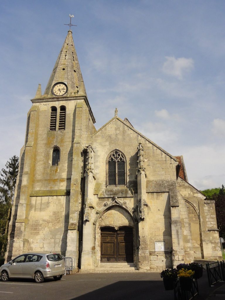 Holy Trinity Church of Saint-Sauveur: A Flamboyant Gothic Parish Church in France