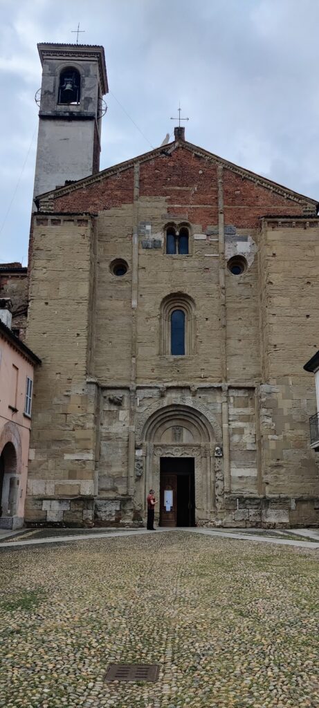 San Michele Maggiore: A Lombard Romanesque Basilica in Pavia 2 San Michele Maggiore