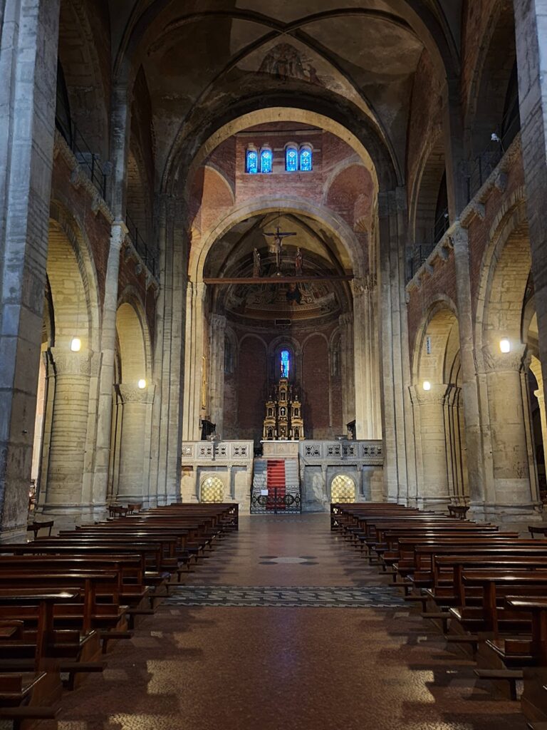 San Michele Maggiore: A Lombard Romanesque Basilica in Pavia 3 San Michele Maggiore