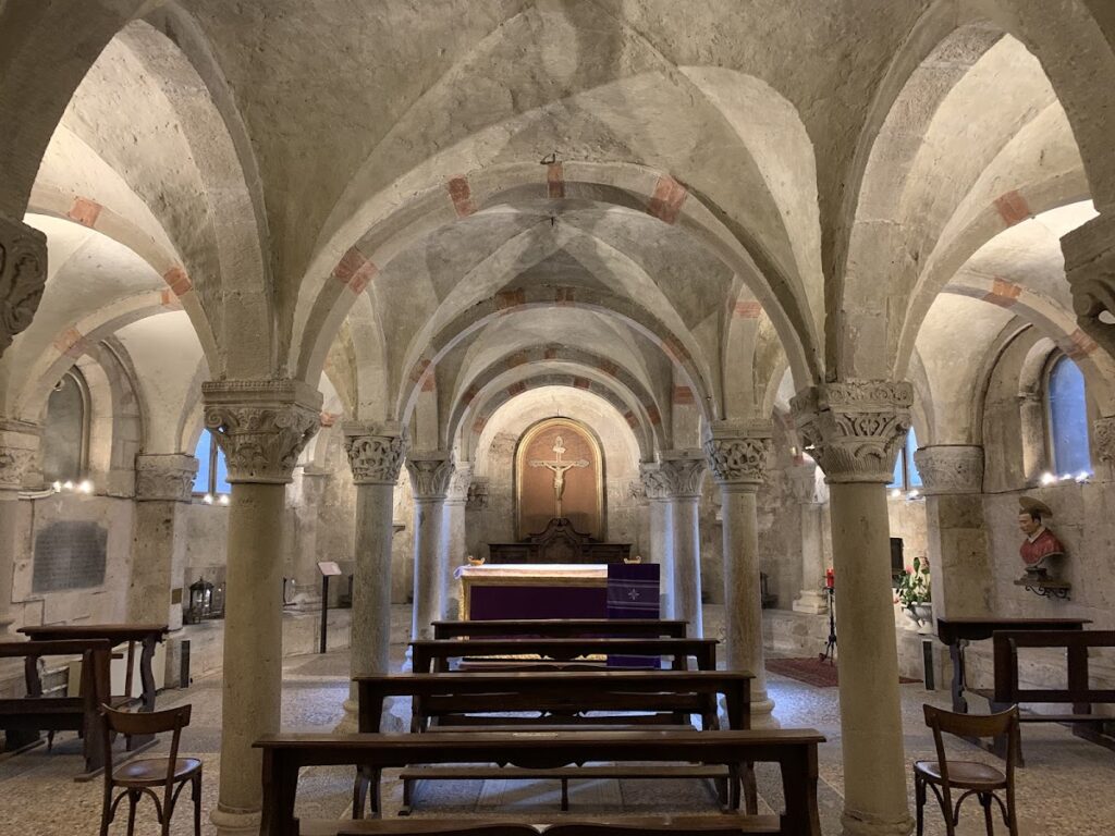 San Michele Maggiore: A Lombard Romanesque Basilica in Pavia 4 San Michele Maggiore