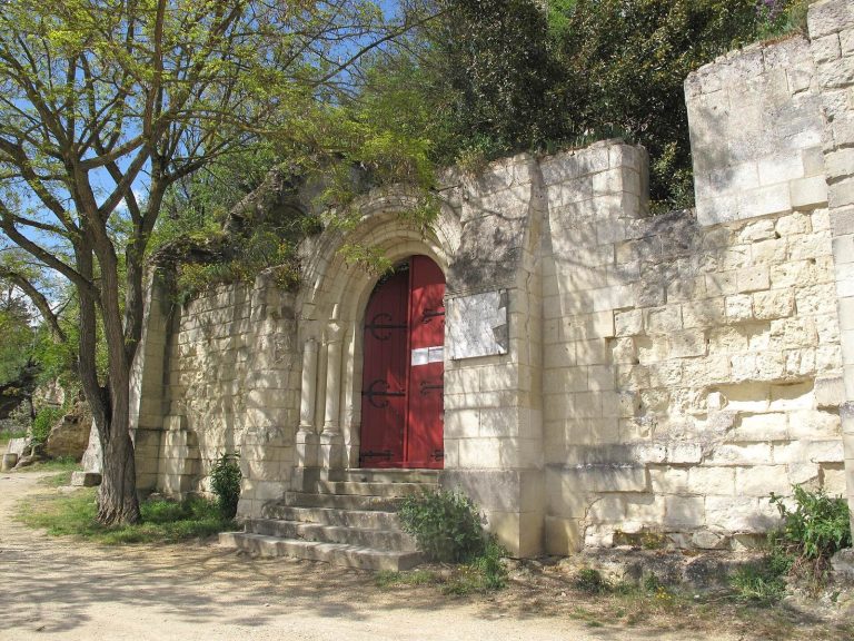 Chapel of Sainte-Radegonde in Chinon: A Troglodytic Christian Site