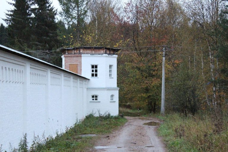 Pavlo-Obnorsky Monastery: A Historic Russian Orthodox Monastery