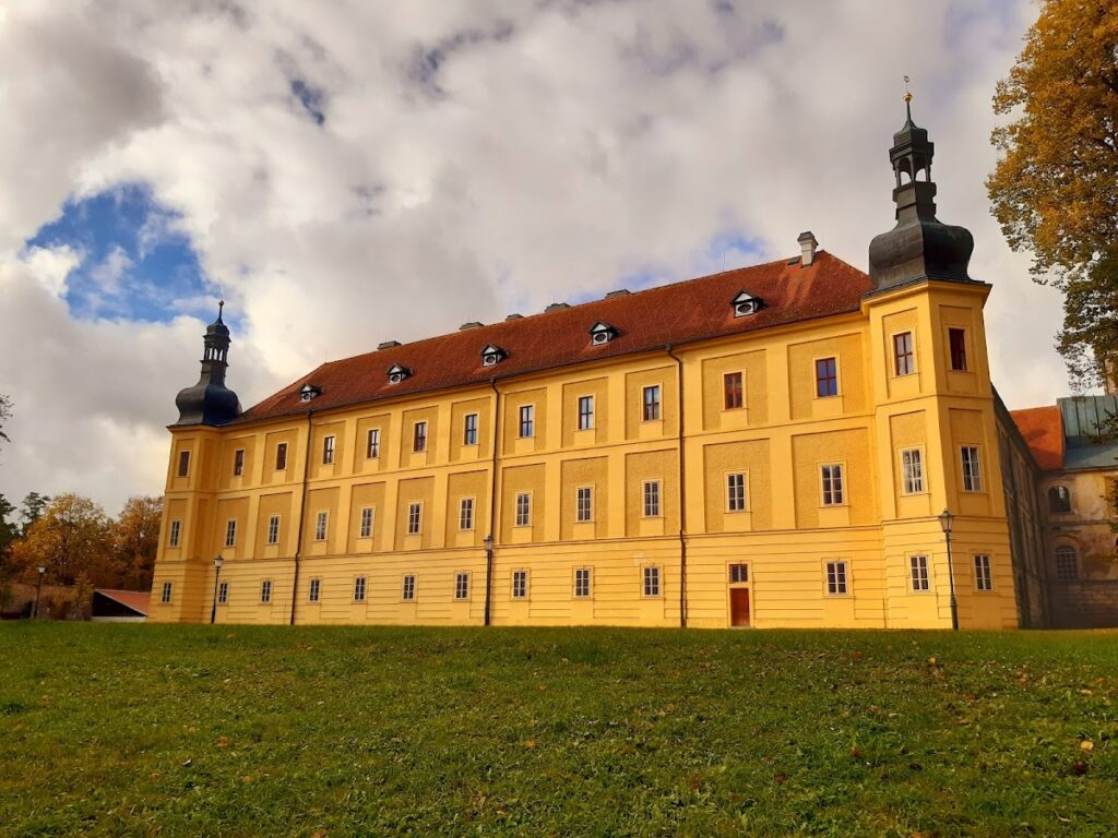 Teplá Abbey: A Premonstratensian Monastic Complex in Czechia 3 Teplá Abbey