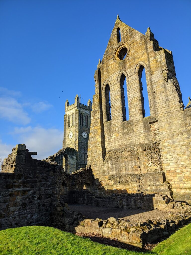 Kilwinning Abbey: A Tironensian Benedictine Monastery in Scotland 2 Kilwinning Abbey