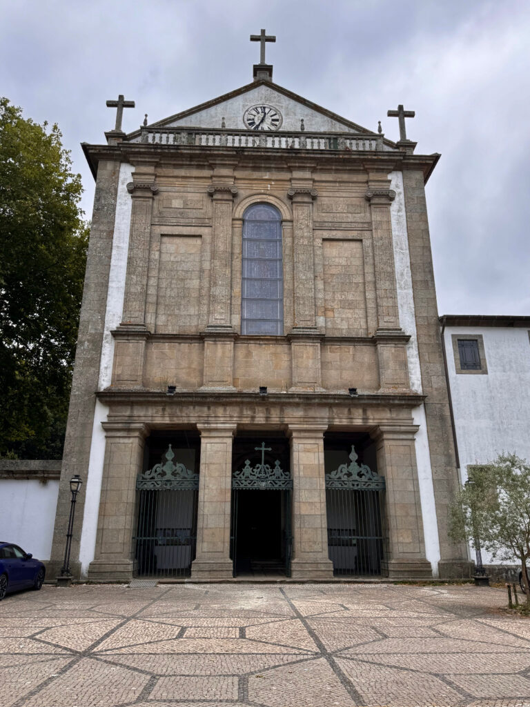 Igreja e Casa do Mosteiro de São Salvador de Moreira: An Augustinian Monastery Complex in Portugal
