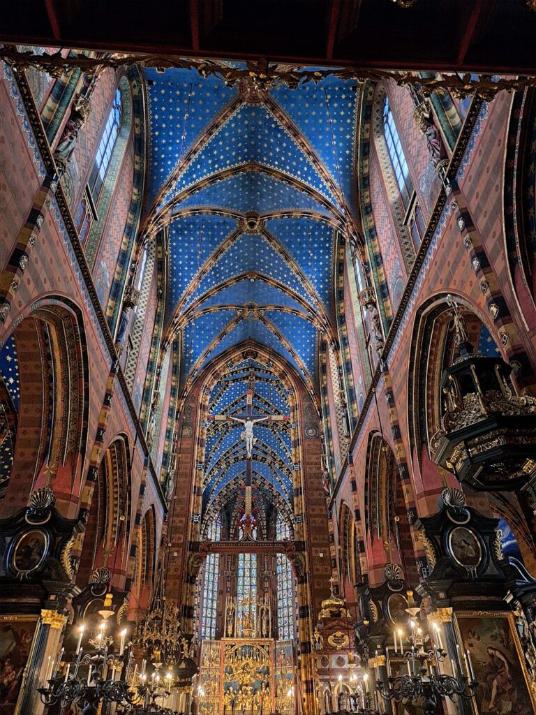 St. Mary's Basilica: A Historic Gothic Parish Church in Kraków 3 St. Mary's Basilica